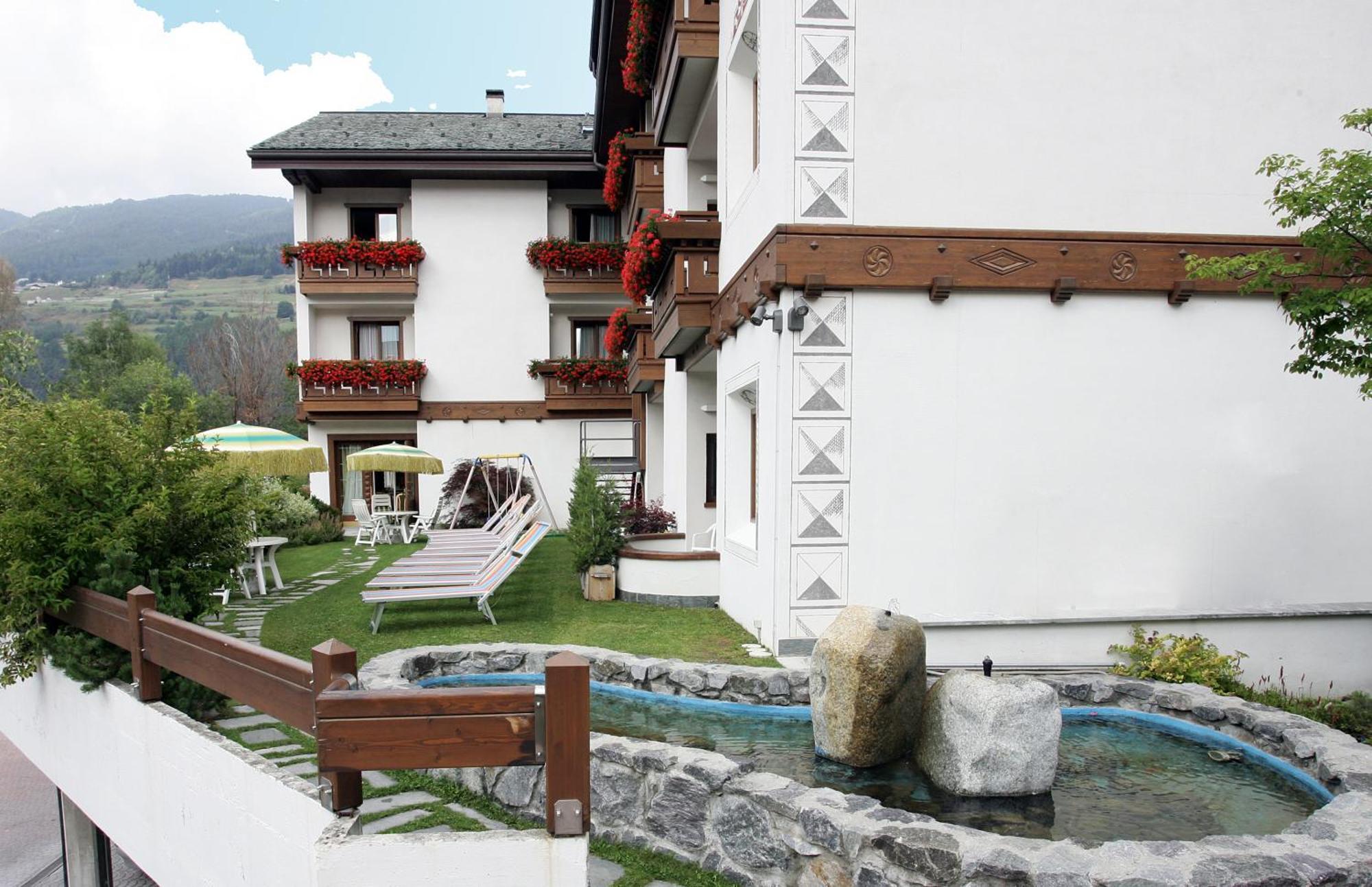 Hotel Santanton Bormio Exterior photo