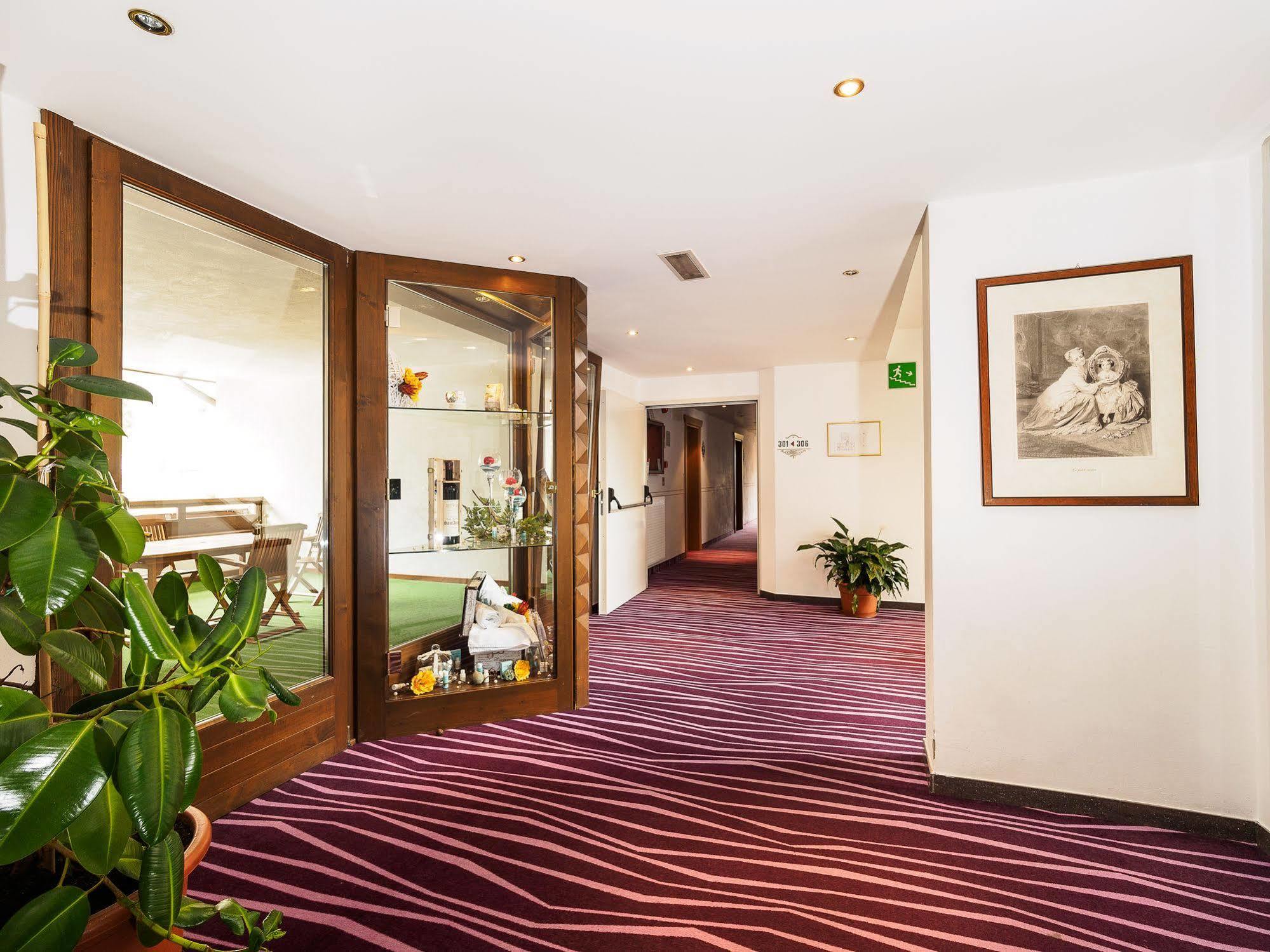 Hotel Santanton Bormio Exterior photo